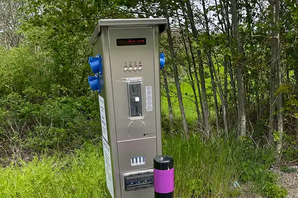Amethystwelt Wohnmobil-Stellplatz Stromversorgung für Wohnmobil-Stellplätze der Amethystwelt in Maissau